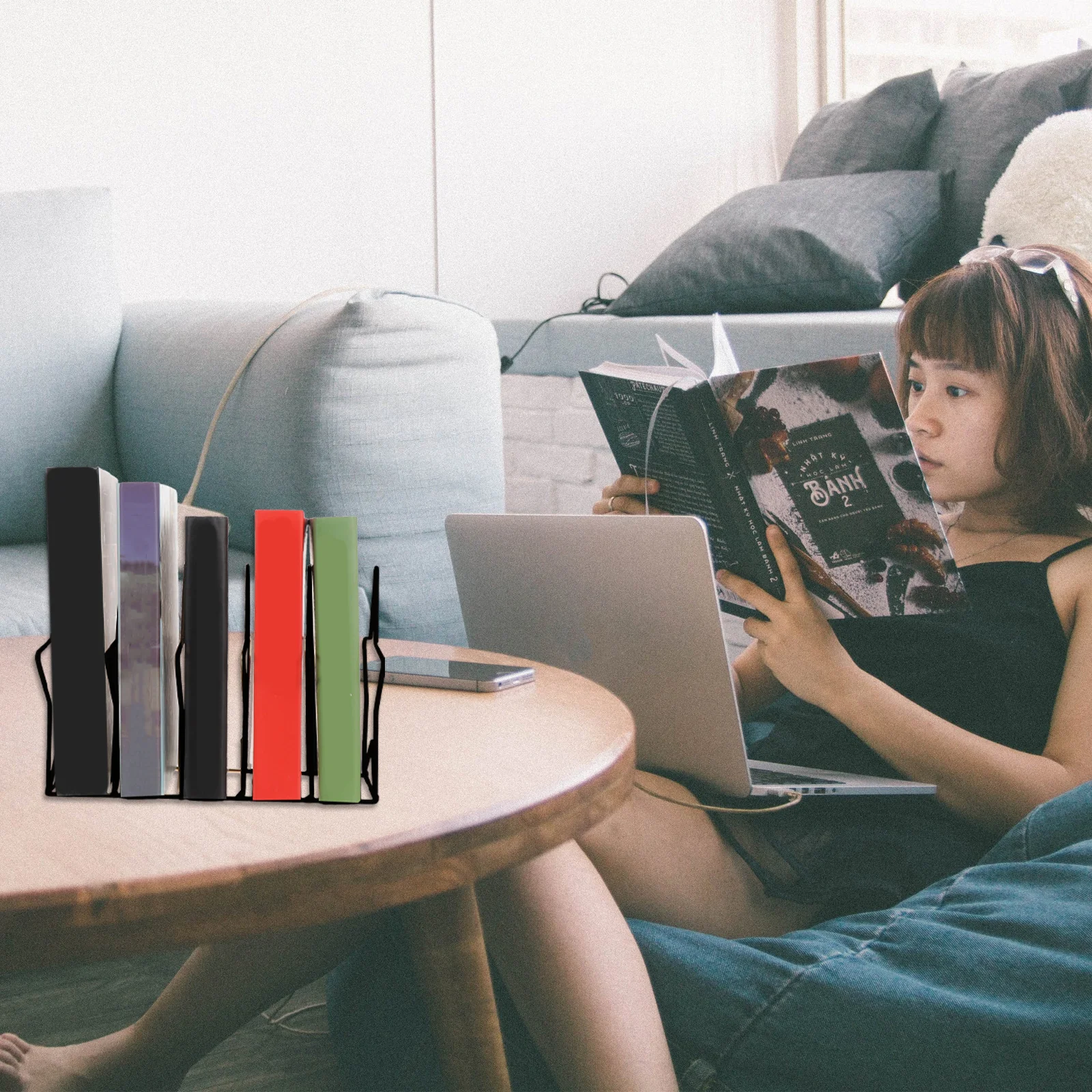 1Pcs Metal Book Rack with Star Design Desktop Bookshelf Storage Stand for Neatly Holding Books Magazines in Office
1Pcs Metal Book Rack with Star Design Desktop Bookshelf Storage Stand for Neatly Holding Books Magazines in Office