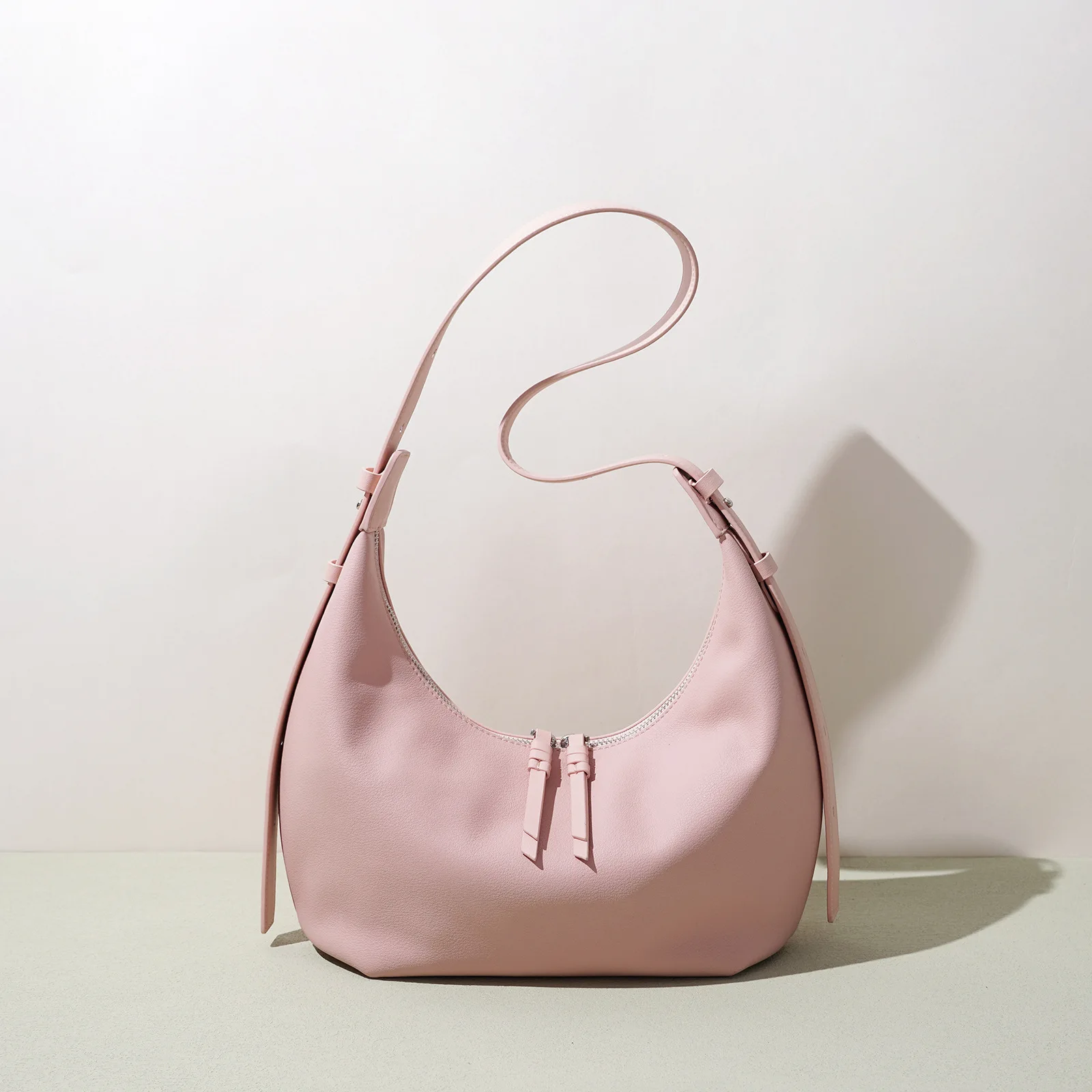 100% Pebbled Leather Crescent Hobo for Women, 2026 New Luxury Underarm, Сумка Женская
100% Pebbled Leather Crescent Hobo for Women, 2026 New Luxury Underarm, Сумка Женская