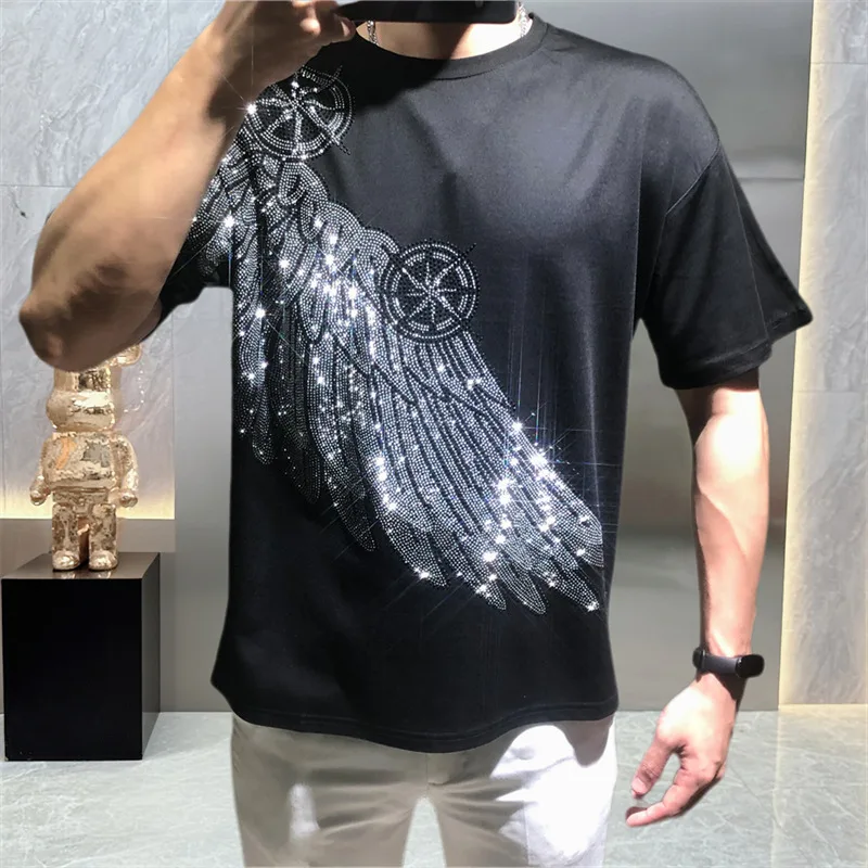 2025 Brand Hot Diamond Feather T Shirt Men Wings Pattern Slim Fit T Shirt Men Clothes Short-sleeved T-shirt Men Tee Shirt Homme
2025 Brand Hot Diamond Feather T Shirt Men Wings Pattern Slim Fit T Shirt Men Clothes Short-sleeved T-shirt Men Tee Shirt Homme