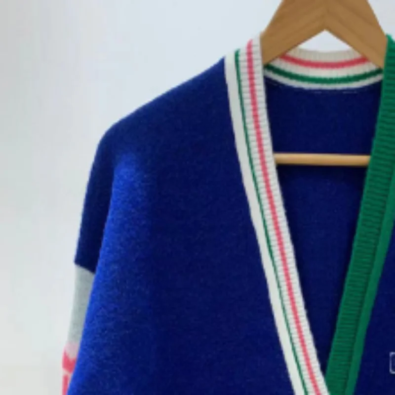 Women Knitted Cardigan V-neck Single Breasted Pockets Autumn New Preppy Style Contrast Jacquard Sweater
Women Knitted Cardigan V-neck Single Breasted Pockets Autumn New Preppy Style Contrast Jacquard Sweater