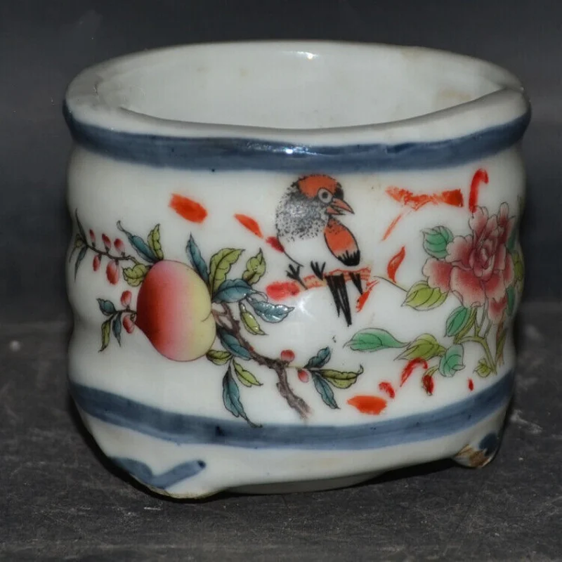 2.7" China Blue White Porcelain Flower Magpie Bird Tripodia Incense Burner
2.7" China Blue White Porcelain Flower Magpie Bird Tripodia Incense Burner