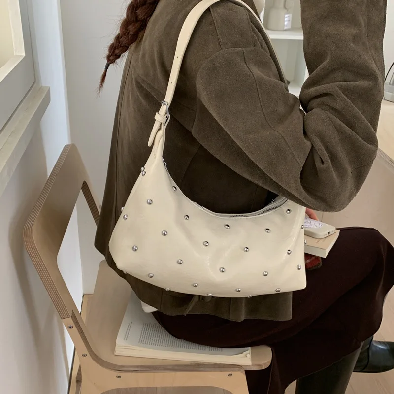 Retro Rivet Studded Shoulder Bag for Women Soft PU Leather Underarm Crossbody Handbag for Daily Commute
Retro Rivet Studded Shoulder Bag for Women Soft PU Leather Underarm Crossbody Handbag for Daily Commute