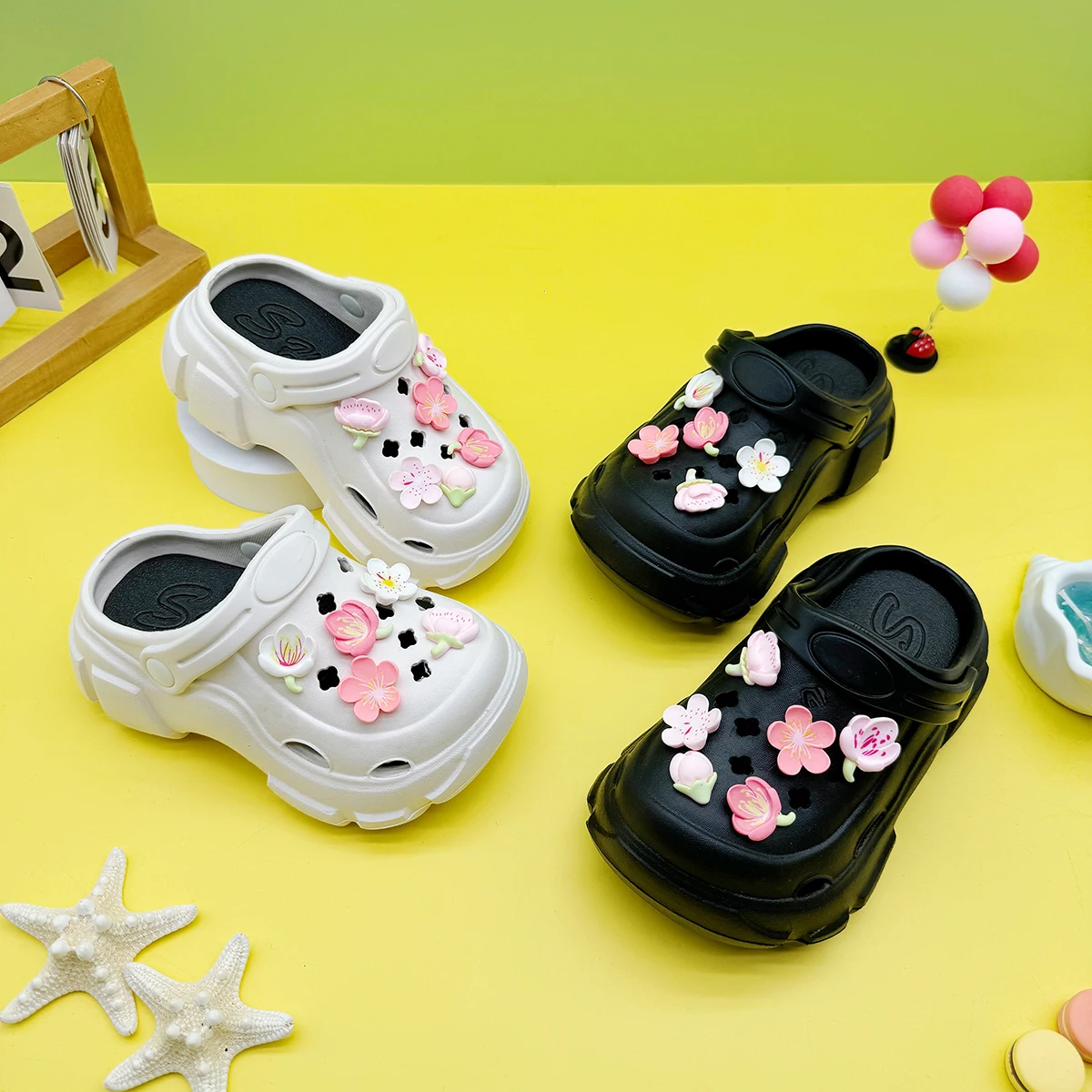 New Fashionable and Versatile Cartoon Cherry Blossom Clogs with Soft Soles, Non-Slip Closed-Toe Sandals for Boys and Girls, Model 606
New Fashionable and Versatile Cartoon Cherry Blossom Clogs with Soft Soles, Non-Slip Closed-Toe Sandals for Boys and Girls, Model 606
