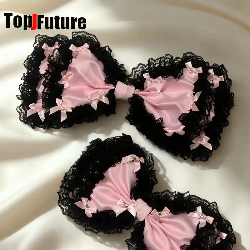 Women Oversized Gothic Lolita Hime Style Y2K Girl Black & Pink Sweet Satin Bow Lace Ruffle Hair clip Subculture hair Barrettes
Women Oversized Gothic Lolita Hime Style Y2K Girl Black & Pink Sweet Satin Bow Lace Ruffle Hair clip Subculture hair Barrettes
