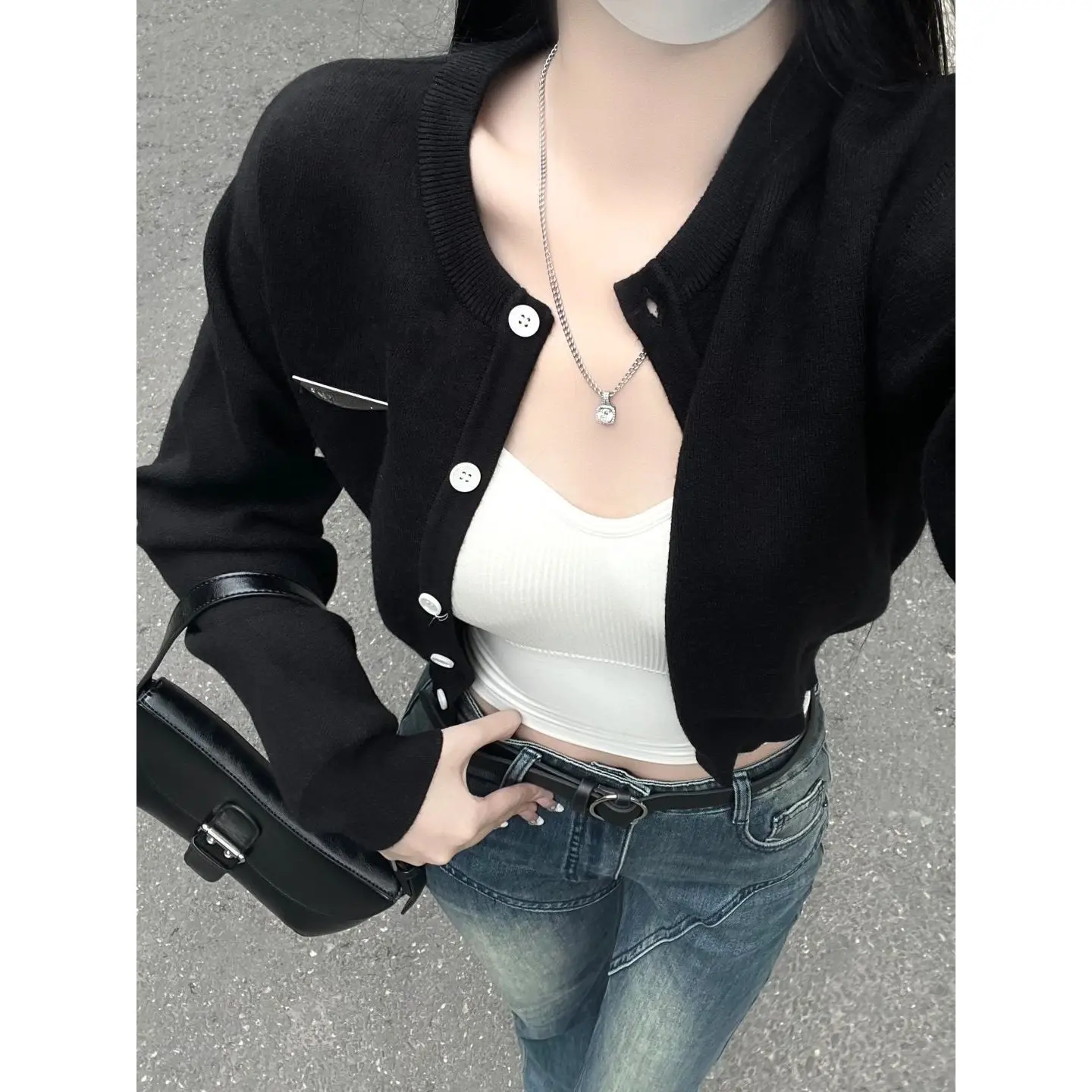 Japanese Lazy Retro Black Cardigan Knitted Sweater Women's Autumn and Winter 2025 New Model with Cropped Top Jacket Inside
Japanese Lazy Retro Black Cardigan Knitted Sweater Women's Autumn and Winter 2025 New Model with Cropped Top Jacket Inside