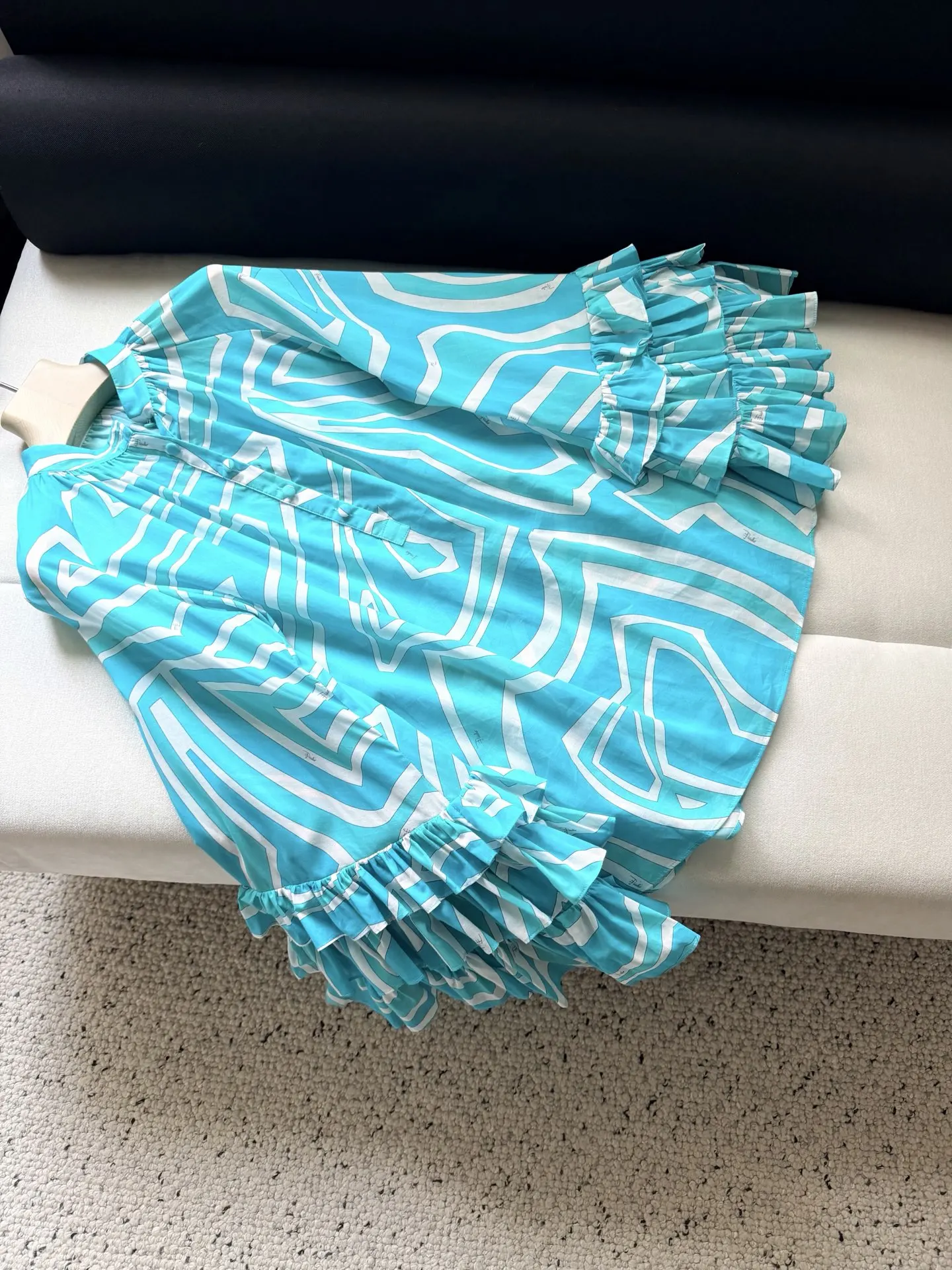 Women's Sky Blue Geometric Pattern Pleated Ruffled Cuffs Cotton Shirt with Half Button
Women's Sky Blue Geometric Pattern Pleated Ruffled Cuffs Cotton Shirt with Half Button