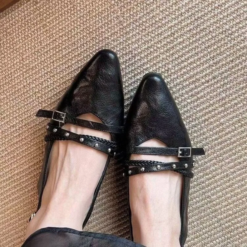 Summer New Baotou Sandals Pointed Toe Shallow Mouth Metal Chain One Slip Strap Anti-slip Outer Wear Square Heel High Heels
Summer New Baotou Sandals Pointed Toe Shallow Mouth Metal Chain One Slip Strap Anti-slip Outer Wear Square Heel High Heels
