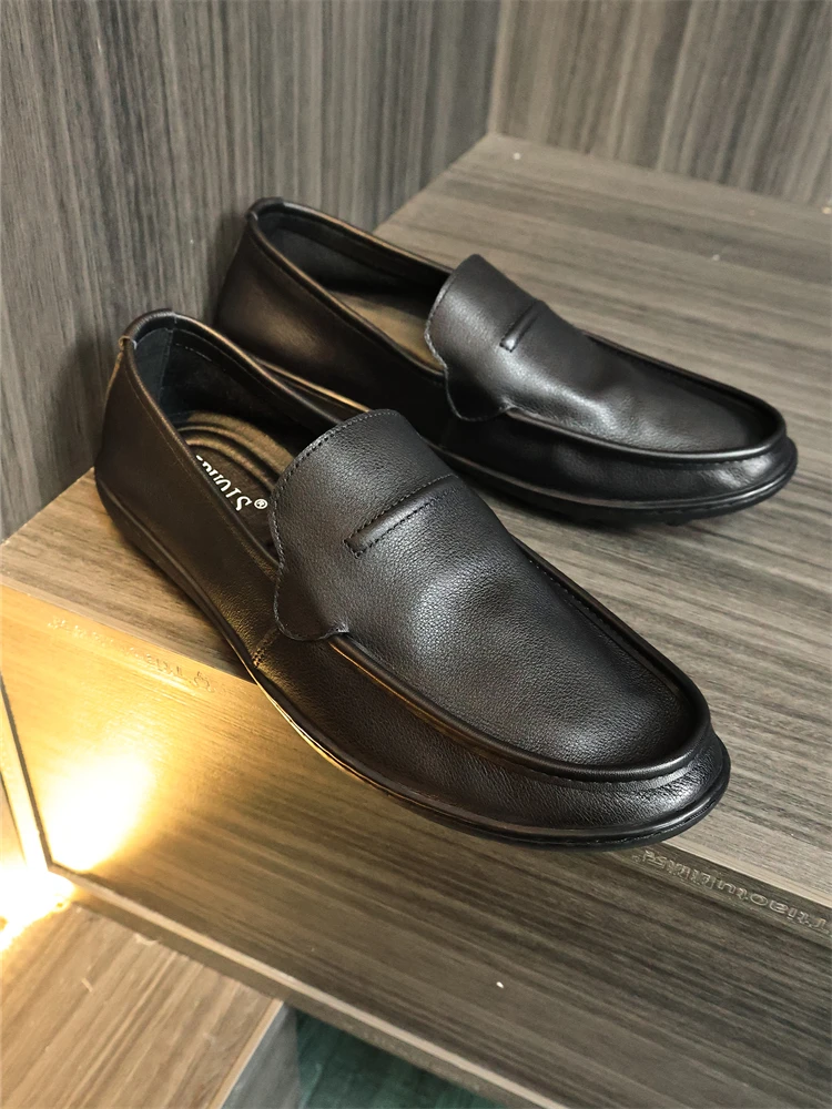 Soft Layer Cowhide Men's Fashion Slip-On Casual Soft Bottom Bean Shoes round Toe Rubber Outsole Business Style Leather Shoes
Soft Layer Cowhide Men's Fashion Slip-On Casual Soft Bottom Bean Shoes round Toe Rubber Outsole Business Style Leather Shoes