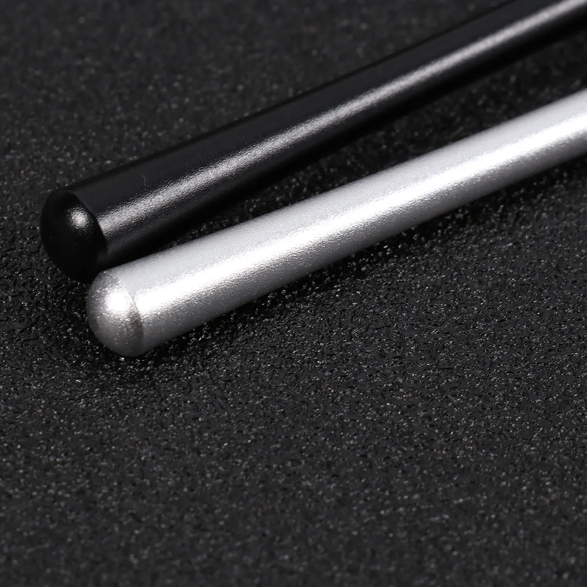 4Pcs Professional Grade Metal Capacitive Stylus Pens for Accurate Handwriting Drawing on Phones Tablets Laptops Touch Screens
4Pcs Professional Grade Metal Capacitive Stylus Pens for Accurate Handwriting Drawing on Phones Tablets Laptops Touch Screens