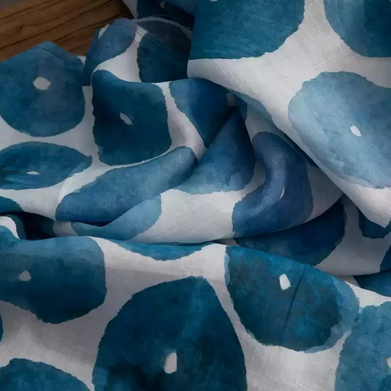 100% ramie, blue printed pattern, used for making dresses, shirts, and DIY sewing fabrics
100% ramie, blue printed pattern, used for making dresses, shirts, and DIY sewing fabrics