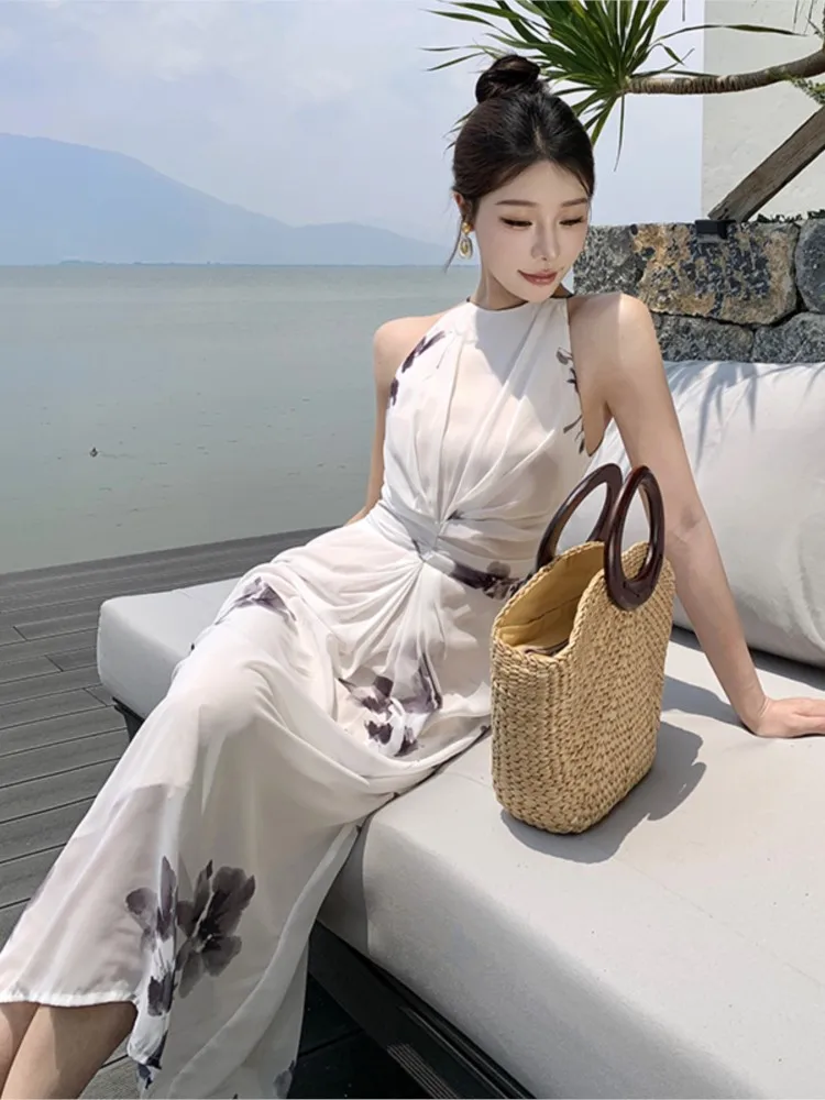 2025 White Elegant Floral Print Sleeveless Pleated Long Women Dress Stylish Lightweight Slim Look Summer Sexy Halter Lady Dress
2025 White Elegant Floral Print Sleeveless Pleated Long Women Dress Stylish Lightweight Slim Look Summer Sexy Halter Lady Dress
