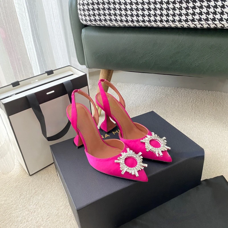 2025 Sunflower Rhinestone High Heels Pointed Toe PVC Transparent Butterfly Rhinestone Sandals Baotou Women's Shoes
2025 Sunflower Rhinestone High Heels Pointed Toe PVC Transparent Butterfly Rhinestone Sandals Baotou Women's Shoes