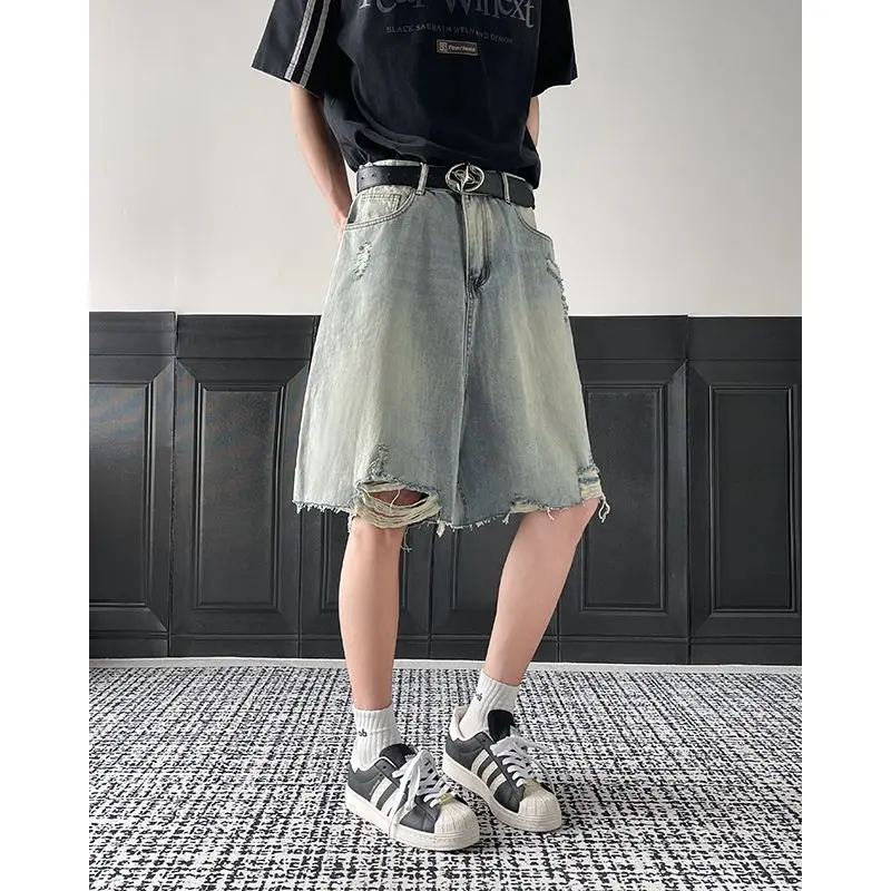 Trendy Men's Denim orts 2025 New Design Hole Punching Versatile mid Waist Belted Loose Straight Cut Cotton Polyester Blend
Trendy Men's Denim orts 2025 New Design Hole Punching Versatile mid Waist Belted Loose Straight Cut Cotton Polyester Blend