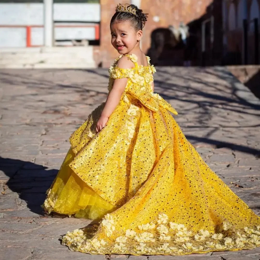 Yellow Flower Girl Dresses for Wedding Bow Floral Appliques Girl Gown for Photoshoot Sequins First Communion Gowns Customized
Yellow Flower Girl Dresses for Wedding Bow Floral Appliques Girl Gown for Photoshoot Sequins First Communion Gowns Customized