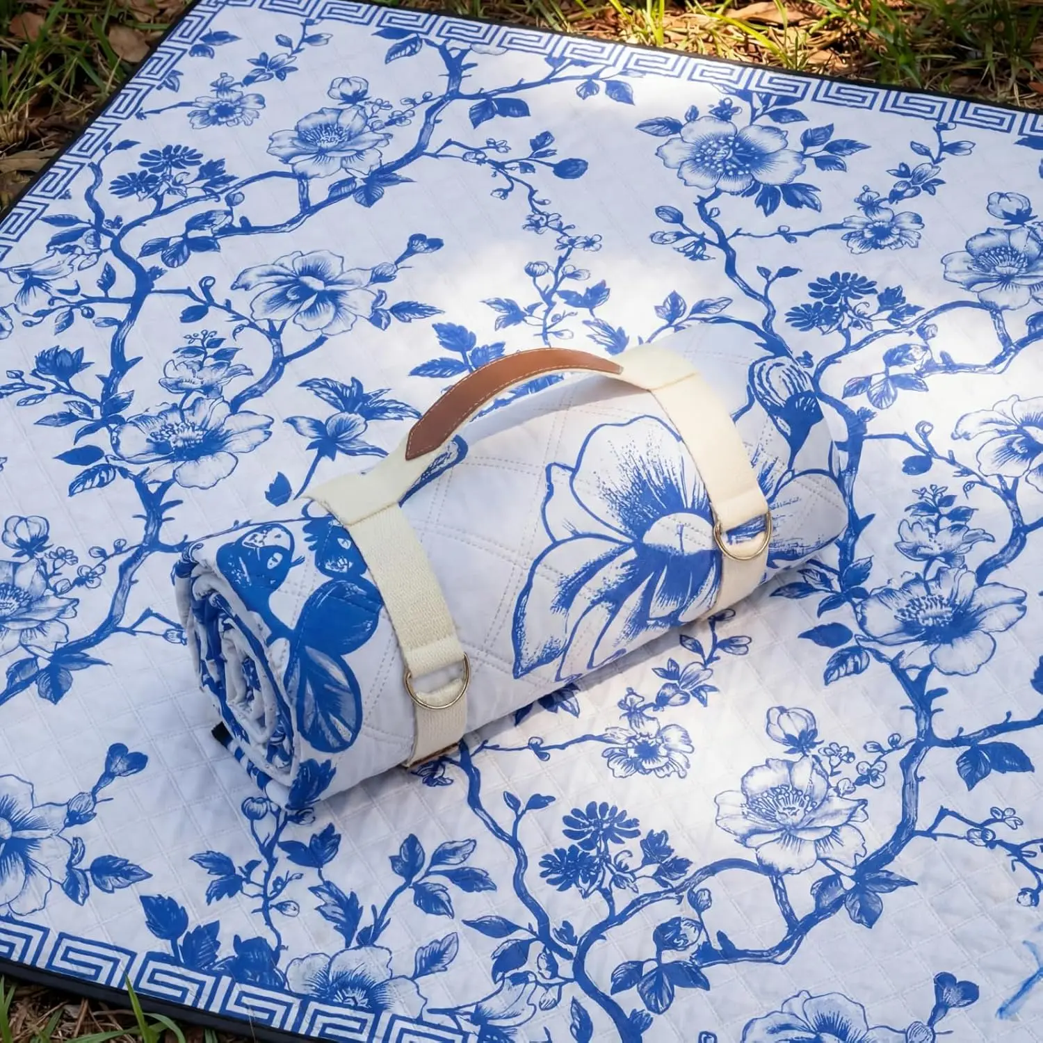 80 x 80 Inch Blue and Floral Picnic Blanket Extra Large Outdoor Chinoiserie Picnic Mat with Carry Strap Waterproof Sandpro
80 x 80 Inch Blue and Floral Picnic Blanket Extra Large Outdoor Chinoiserie Picnic Mat with Carry Strap Waterproof Sandpro