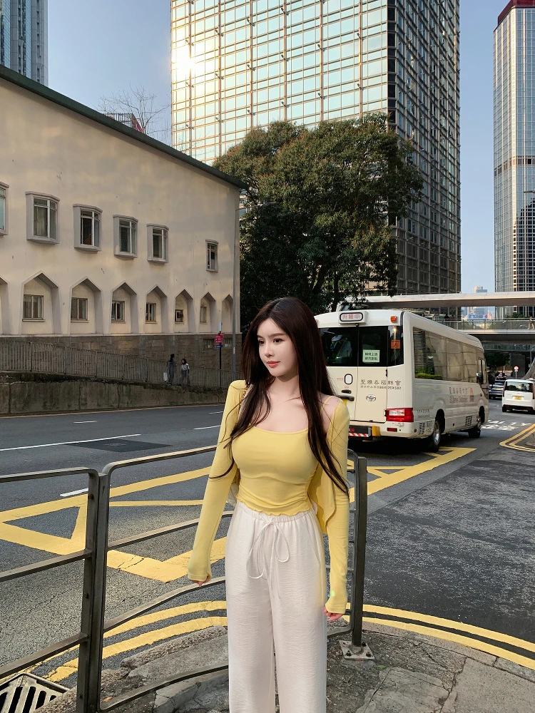 Swan Luxury Knitted Slim Fit Vest And Cardigan Set in Multiple Colors Comfortable Everyday Fashion Women's Ensemble
Swan Luxury Knitted Slim Fit Vest And Cardigan Set in Multiple Colors Comfortable Everyday Fashion Women's Ensemble