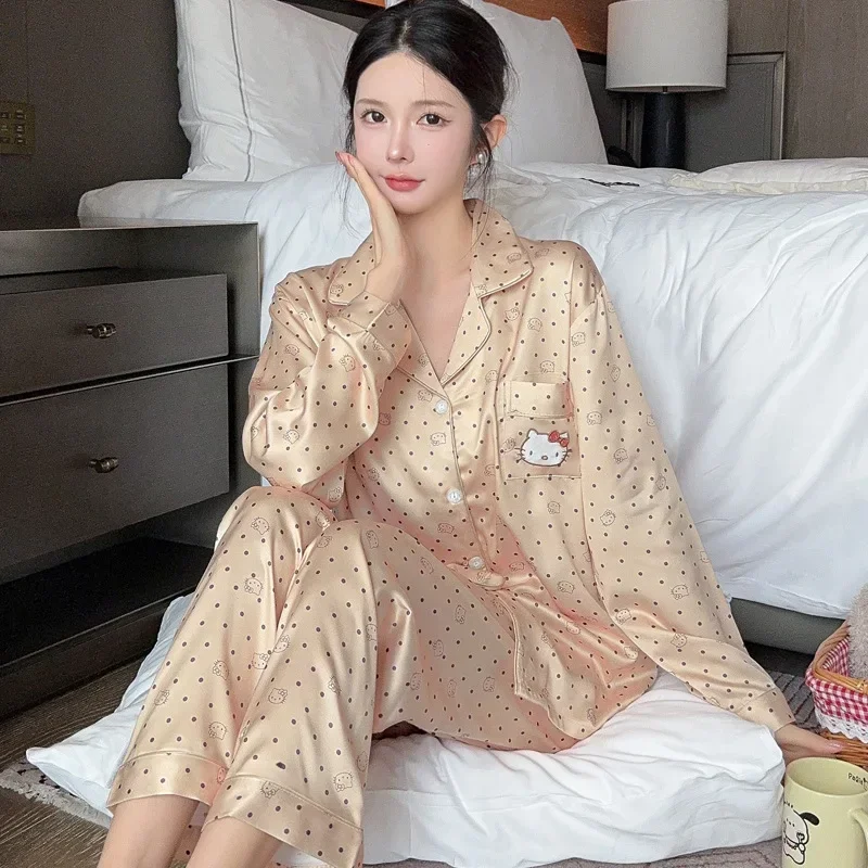 Sanrio Hello Kitty Ice Silk Пижамы 2 шт. 1 комплект Женская осенняя свободная удобная мягкая милая домашняя одежда с героями мультфильмов Костюм Kawaii Подарок
Sanrio Hello Kitty Ice Silk Пижамы 2 шт. 1 комплект Женская осенняя свободная удобная мягкая милая домашняя одежда с героями мультфильмов Костюм Kawaii Подарок