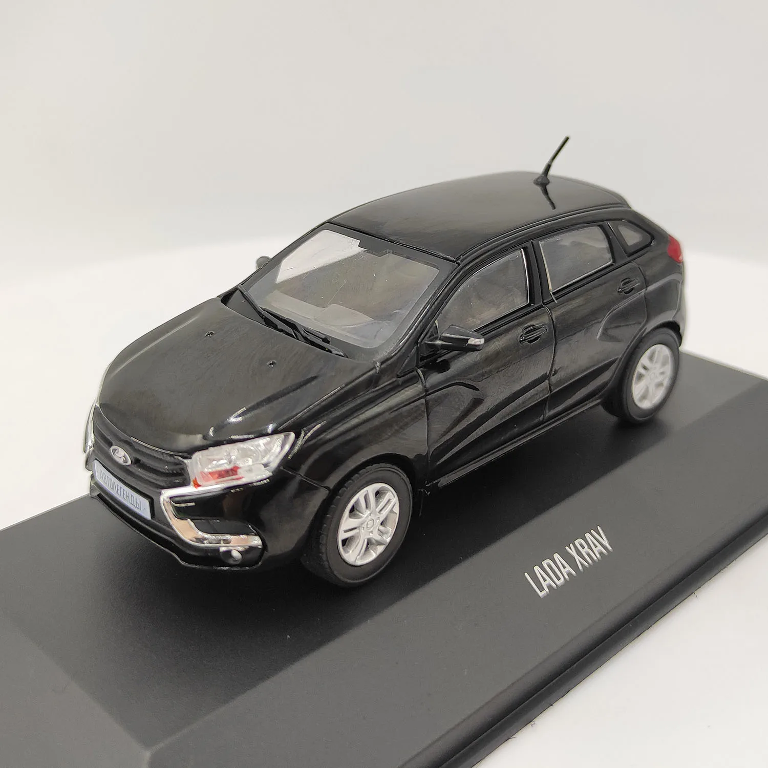 Diecast IXO 1/43 Scale Russian LADA XRAY Alloy Car Model Collectible Toy Gift Souvenir Display Ornament
Diecast IXO 1/43 Scale Russian LADA XRAY Alloy Car Model Collectible Toy Gift Souvenir Display Ornament