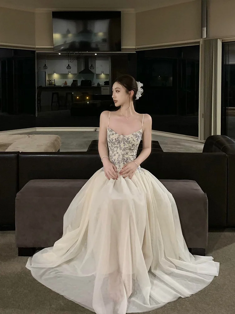 Elegant Floral Splice Mesh Strap Dress Summer High Waist Vacation Women's Dress City Commute Street Style Long A-Line Skirt
Elegant Floral Splice Mesh Strap Dress Summer High Waist Vacation Women's Dress City Commute Street Style Long A-Line Skirt