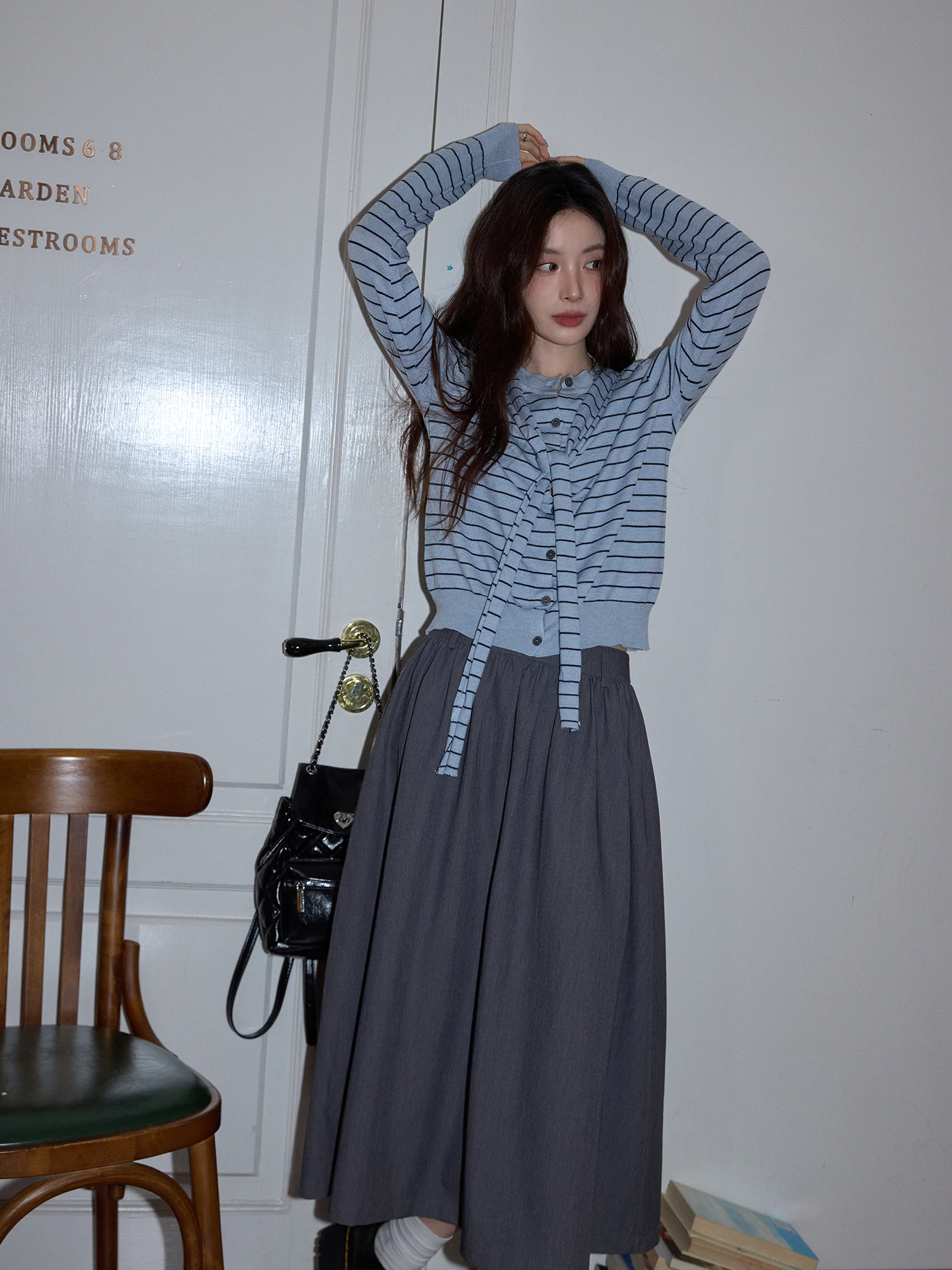 Chaocha Home Korean Sle Blue Striped Knitwear Women's Casual Slimming Long Sve Navy Collar Top Autumn Faion 2025
Chaocha Home Korean Sle Blue Striped Knitwear Women's Casual Slimming Long Sve Navy Collar Top Autumn Faion 2025