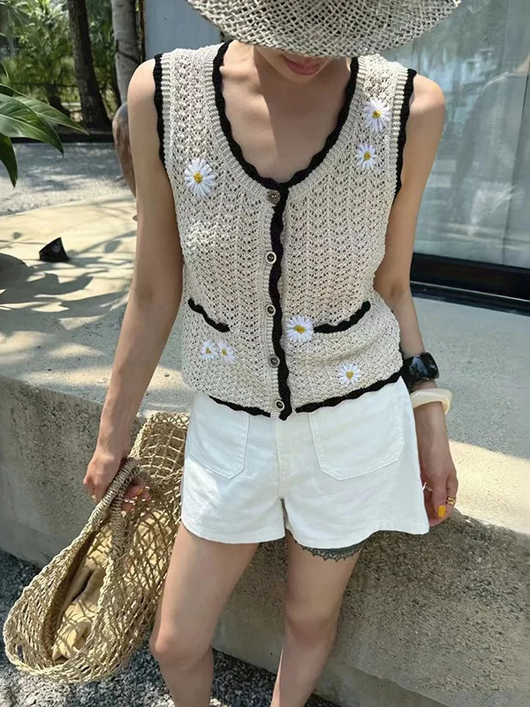 Elegant round Neck Daisy Hook Knitted Vest Long Half Skirt Women's Set Spring Summer Fashion Floral Pattern Short Length
Elegant round Neck Daisy Hook Knitted Vest Long Half Skirt Women's Set Spring Summer Fashion Floral Pattern Short Length