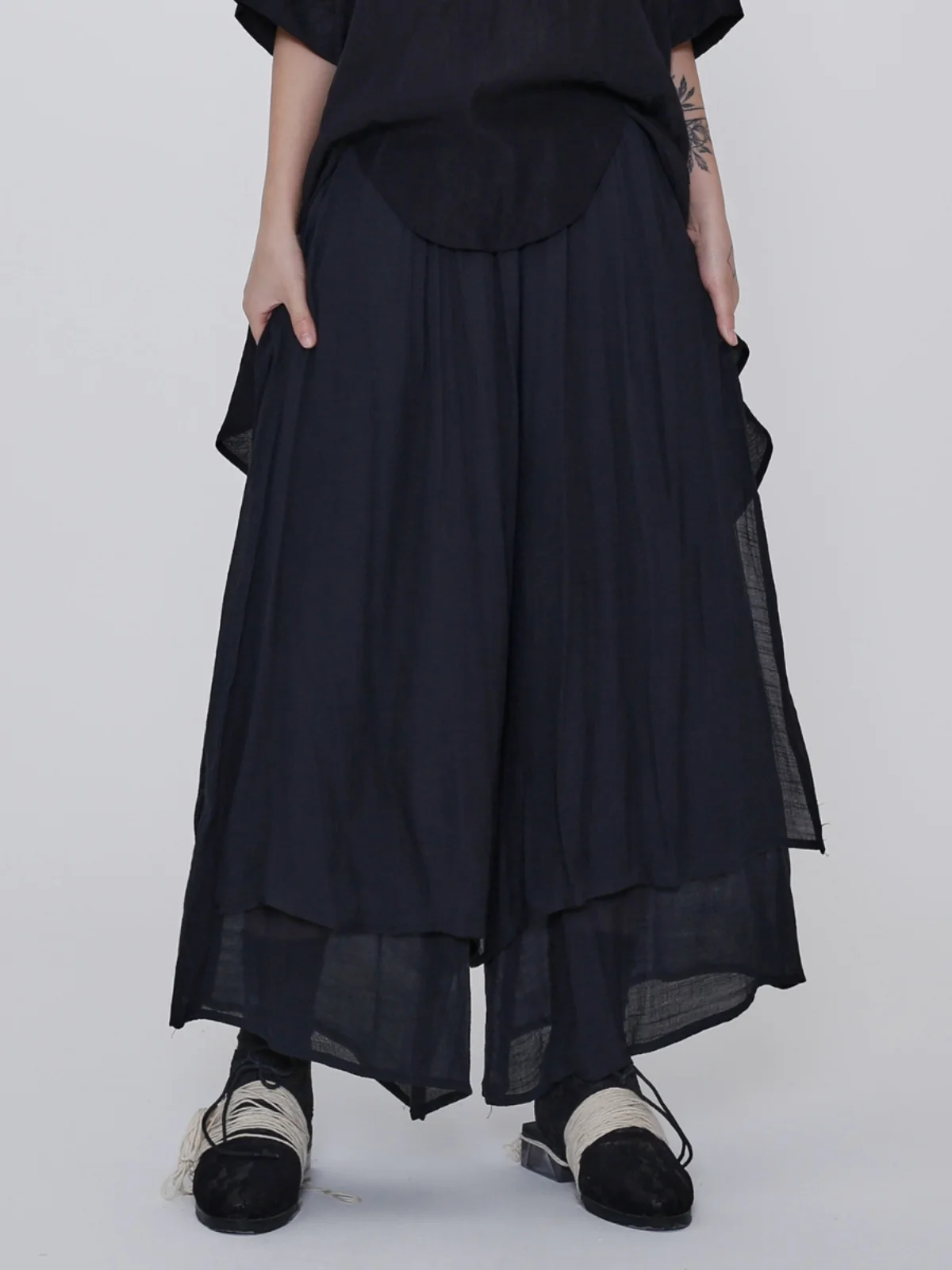 SuperAen 2024 Autumn Retro Simple Design Cotton Linen Elastic Waist Loose Irregular Black Pants
SuperAen 2024 Autumn Retro Simple Design Cotton Linen Elastic Waist Loose Irregular Black Pants