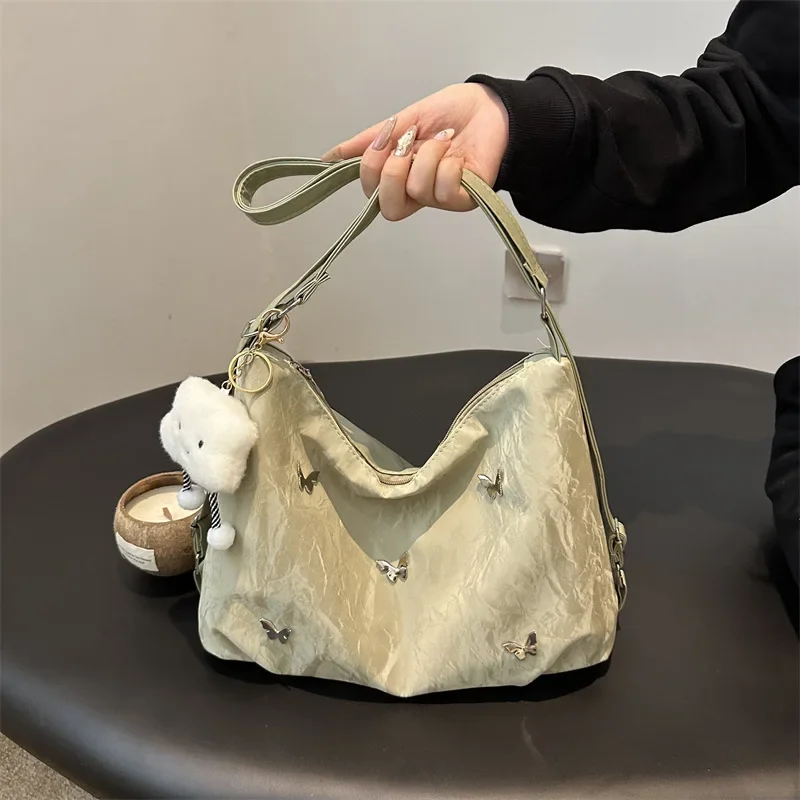 Large-capacity Soft PU Butterfly Tote Bags Shoulder Bag Ladies Shoulder Bucket Bag Popular Commuter Tote Bags
Large-capacity Soft PU Butterfly Tote Bags Shoulder Bag Ladies Shoulder Bucket Bag Popular Commuter Tote Bags