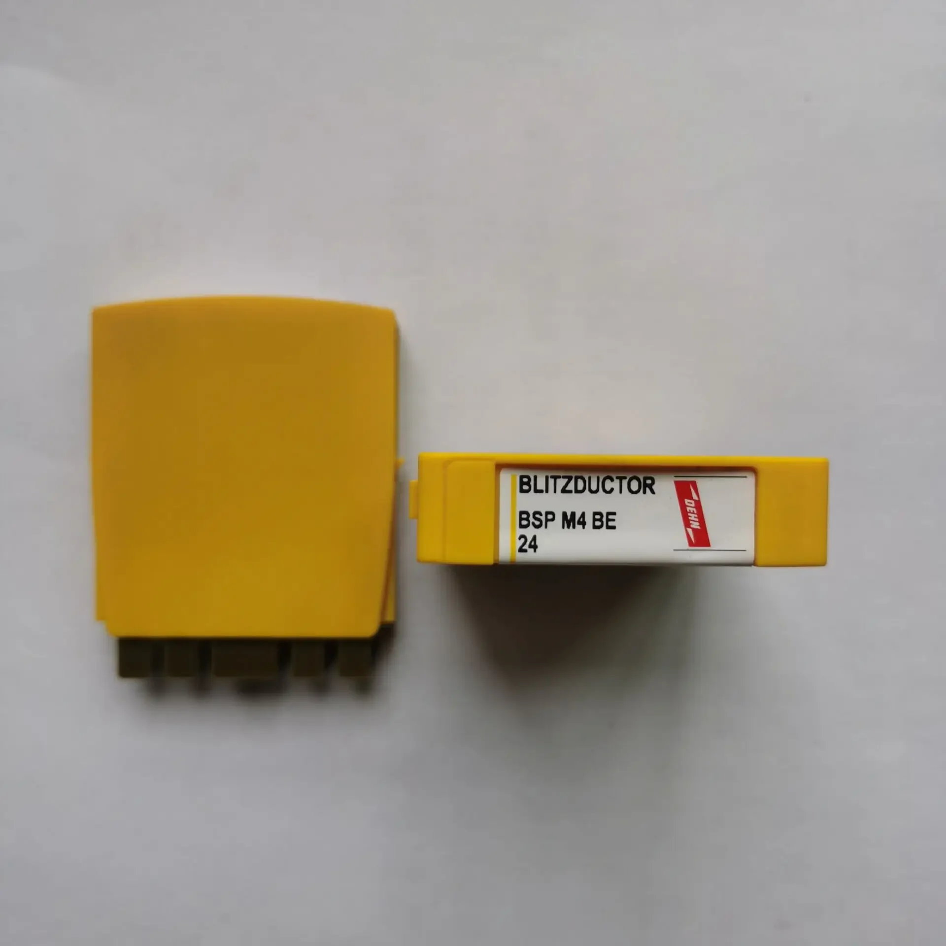 Free Shipping German Shield DEHN Surge Protector 926224 Signal Lightning Protector BSP M2 BE 24 Shocking Low Price
Free Shipping German Shield DEHN Surge Protector 926224 Signal Lightning Protector BSP M2 BE 24 Shocking Low Price
