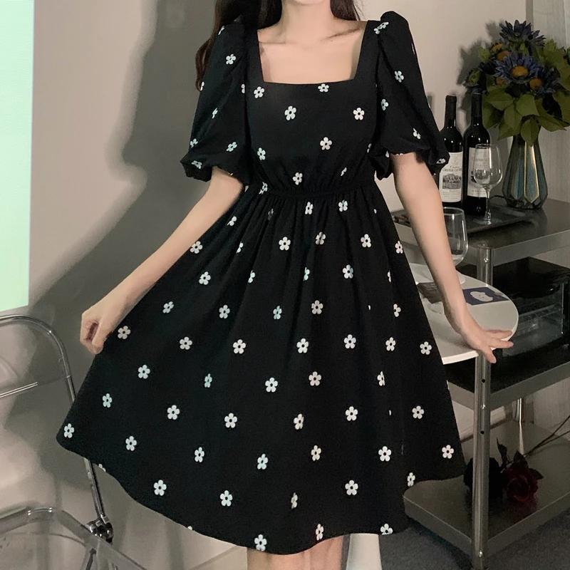 2022 Plus Size 4XL Women Summer Vintage Floral Print Black Dress Solid Puff Short Sleeve Backless Mini Dresses Ladies Clothes
2022 Plus Size 4XL Women Summer Vintage Floral Print Black Dress Solid Puff Short Sleeve Backless Mini Dresses Ladies Clothes