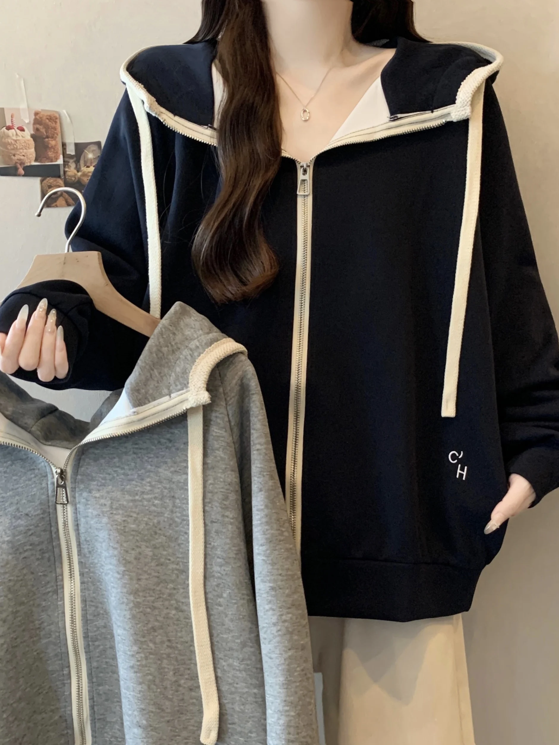plus Size Casual Lazy Style Hoodie Women's Autumn Winter Embroidery Jacket Loose Slimming Top Korean Version Long Sleeve Zipper
plus Size Casual Lazy Style Hoodie Women's Autumn Winter Embroidery Jacket Loose Slimming Top Korean Version Long Sleeve Zipper
