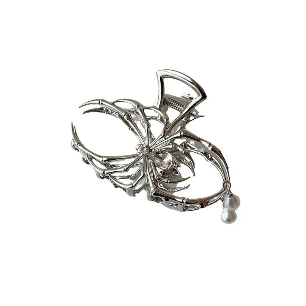 Gothic Hollow Spider Hair Claw rhinestone Geometric Large Shark Clip Pearl Headwear Metal Hair Claw Halloween
Gothic Hollow Spider Hair Claw rhinestone Geometric Large Shark Clip Pearl Headwear Metal Hair Claw Halloween