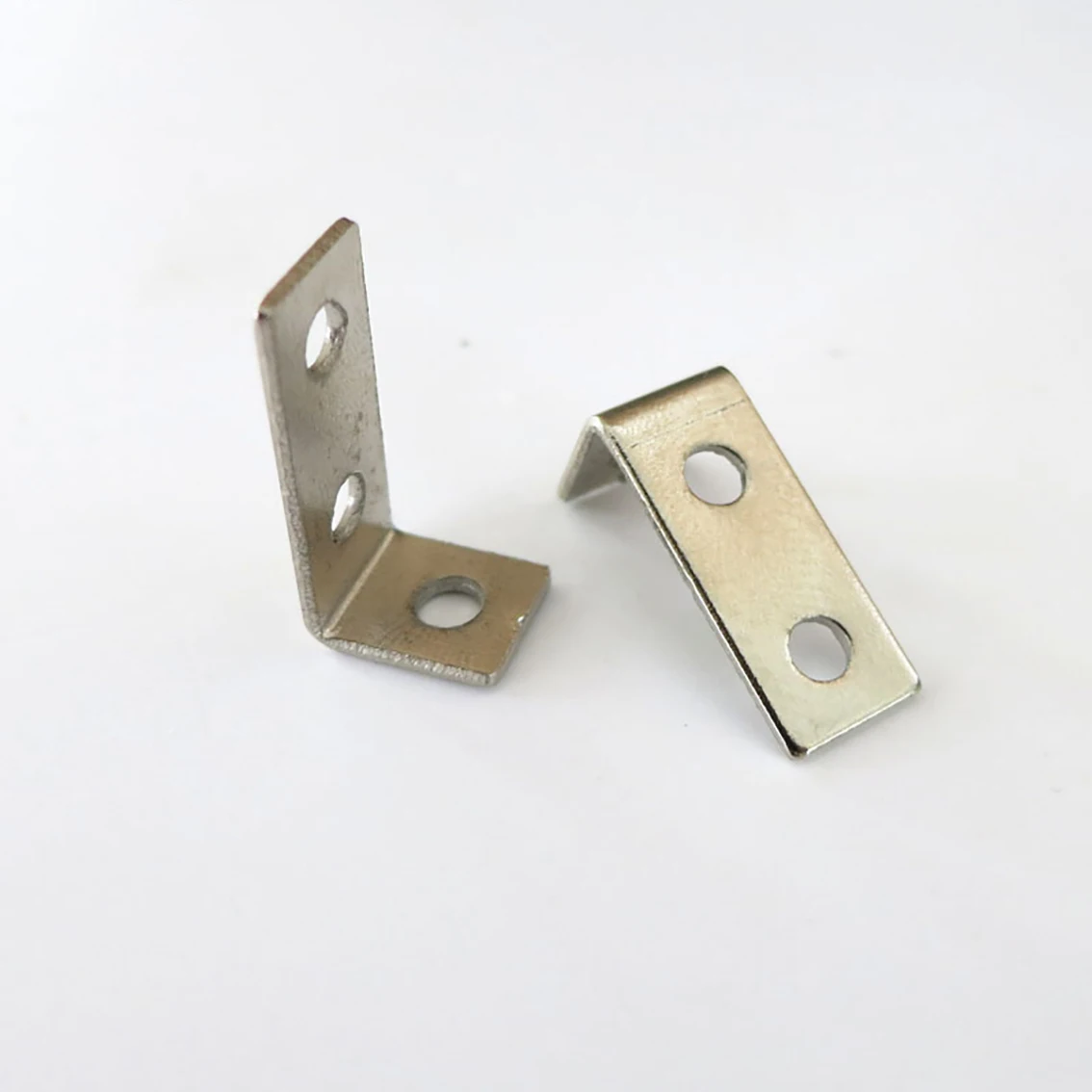 3mm Hole Angle Iron L-Shaped Iron Sheet Axle Stand Thick 0.8mm DIY Building Model Axle Bracket Making Material Accessories
3mm Hole Angle Iron L-Shaped Iron Sheet Axle Stand Thick 0.8mm DIY Building Model Axle Bracket Making Material Accessories