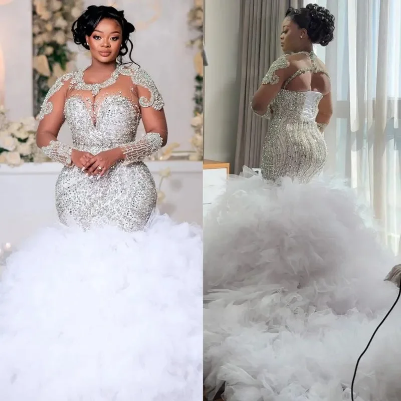 Customized Plus Size Ivory Wedding Dress Appliques Beaded Crystals Pearls Tiers Luxurious Bridal Gowns Dresses Rhinestones
Customized Plus Size Ivory Wedding Dress Appliques Beaded Crystals Pearls Tiers Luxurious Bridal Gowns Dresses Rhinestones