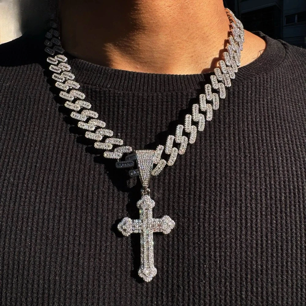 Iced Out Cross Necklace for Men Women Bling Silver Color Cubic Zirconia Charm With 15MM Cuban Link Chain Hip Hop Jewelry
Iced Out Cross Necklace for Men Women Bling Silver Color Cubic Zirconia Charm With 15MM Cuban Link Chain Hip Hop Jewelry