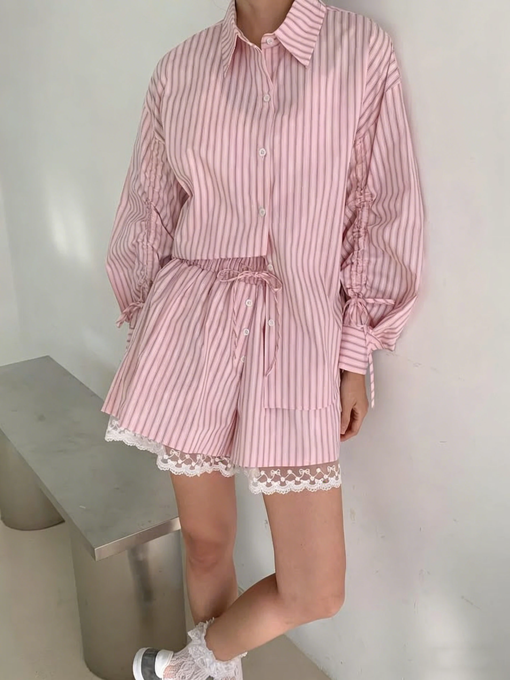 2Colors 2pcs set womens Autumn Spring 2026 Fashion Striped Shirt+Mini Lace Patchwork Short two pieces Clothing set(JL5357
2Colors 2pcs set womens Autumn Spring 2026 Fashion Striped Shirt+Mini Lace Patchwork Short two pieces Clothing set(JL5357