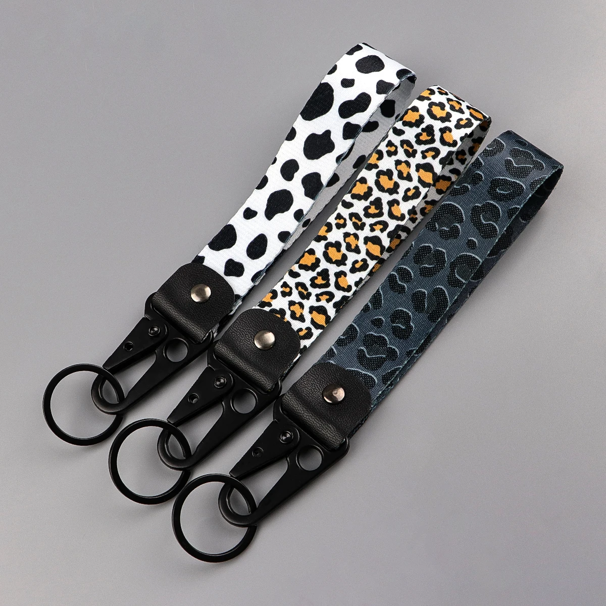 leopard Print Eagle Beak Keychain Cow Pattern Short Lanyards Used in Phone Rope Badge Holder USB Car Key Chain Pendant
leopard Print Eagle Beak Keychain Cow Pattern Short Lanyards Used in Phone Rope Badge Holder USB Car Key Chain Pendant