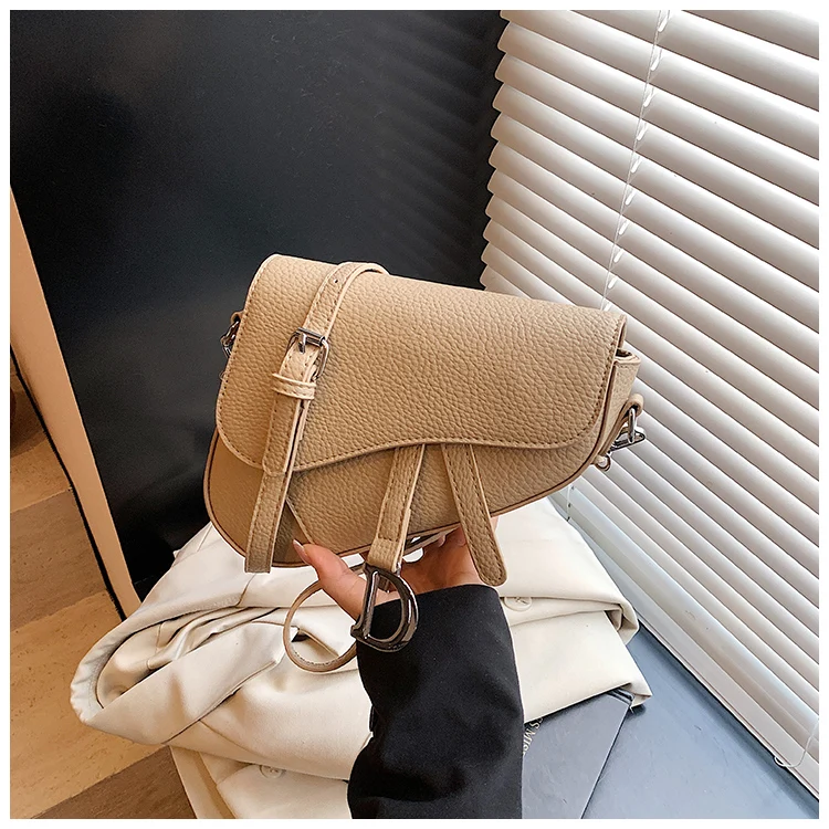 Renowned design women's crossbody bag luxury fashion women's shoulder bag casual lightweight wallet
Renowned design women's crossbody bag luxury fashion women's shoulder bag casual lightweight wallet