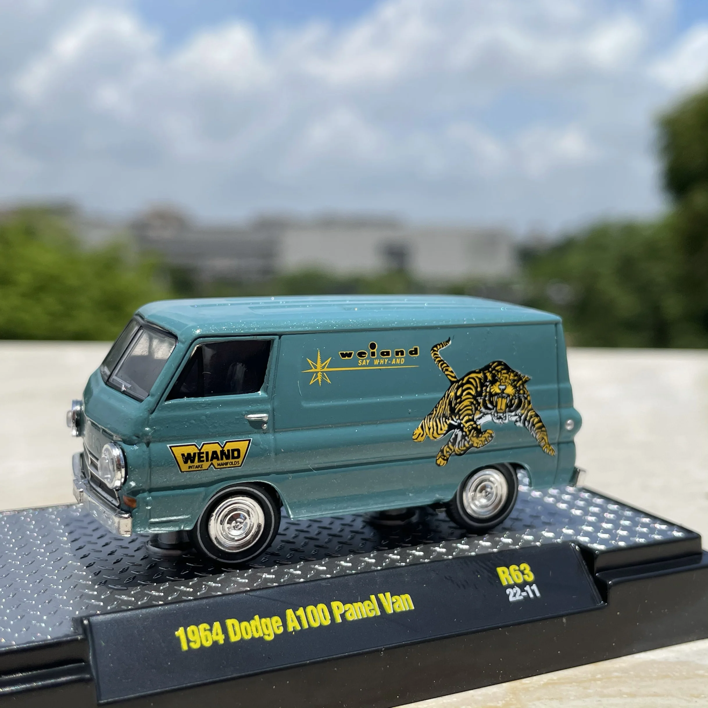 Литой под давлением масштаб 1:64 Dodge Minivan Van, модель автомобиля из сплава, Коллекционная игрушка, подарок, сувенир, витрина, орнамент
Литой под давлением масштаб 1:64 Dodge Minivan Van, модель автомобиля из сплава, Коллекционная игрушка, подарок, сувенир, витрина, орнамент
