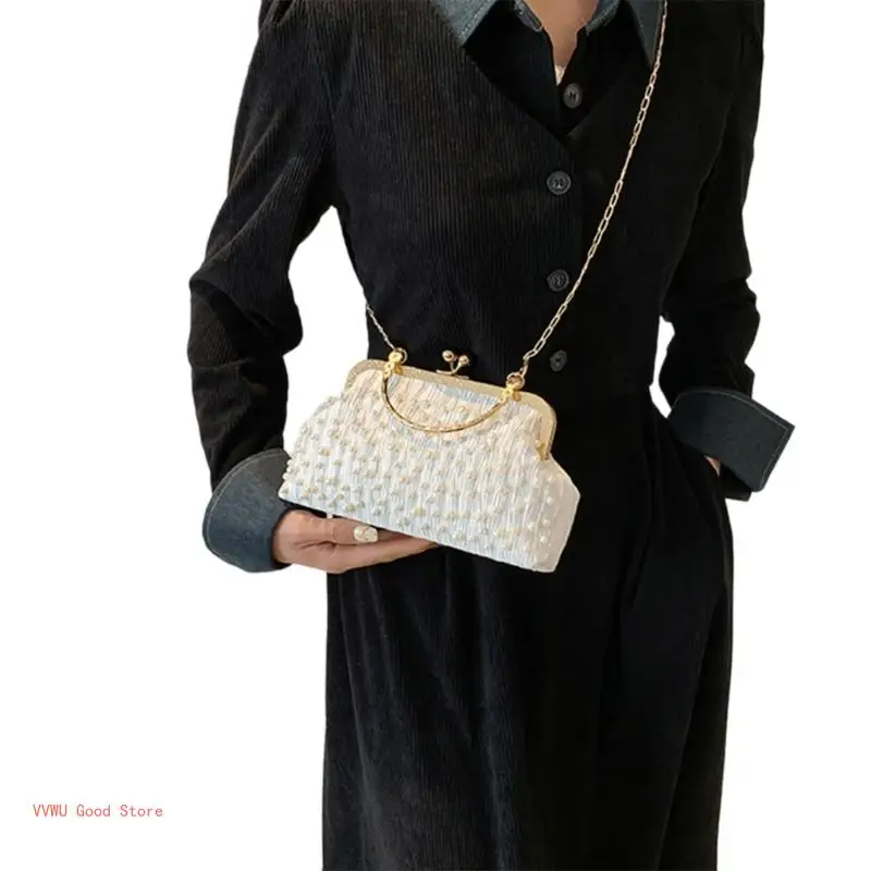 Fashionable Women's Shoulder Bag Elegant Evening Party Purse with Metal Chain Belt Suitable for Formal Occasion
Fashionable Women's Shoulder Bag Elegant Evening Party Purse with Metal Chain Belt Suitable for Formal Occasion