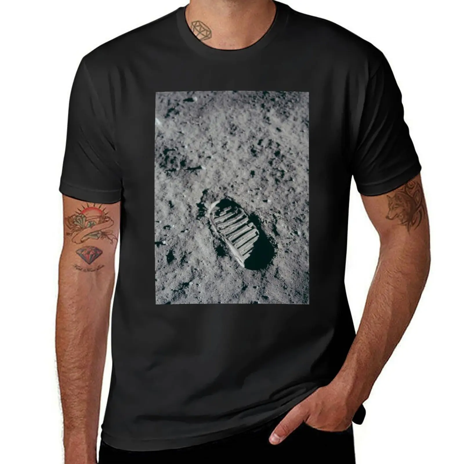 Apollo 11 Footprint T-Shirt korean fashion Short sleeve tee vintage clothes Men's t-shirt
Apollo 11 Footprint T-Shirt korean fashion Short sleeve tee vintage clothes Men's t-shirt
