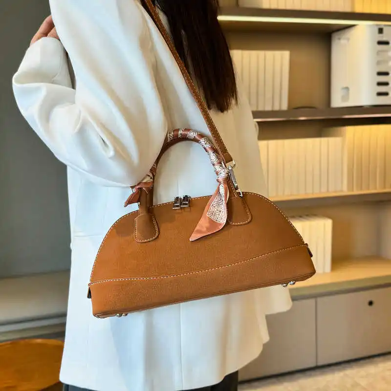 Luxury Brand New! Stylish and Versatile Shell - Shaped Handbag for Women - Urban Minimalist Design, Premium Leather, Commuting
Luxury Brand New! Stylish and Versatile Shell - Shaped Handbag for Women - Urban Minimalist Design, Premium Leather, Commuting