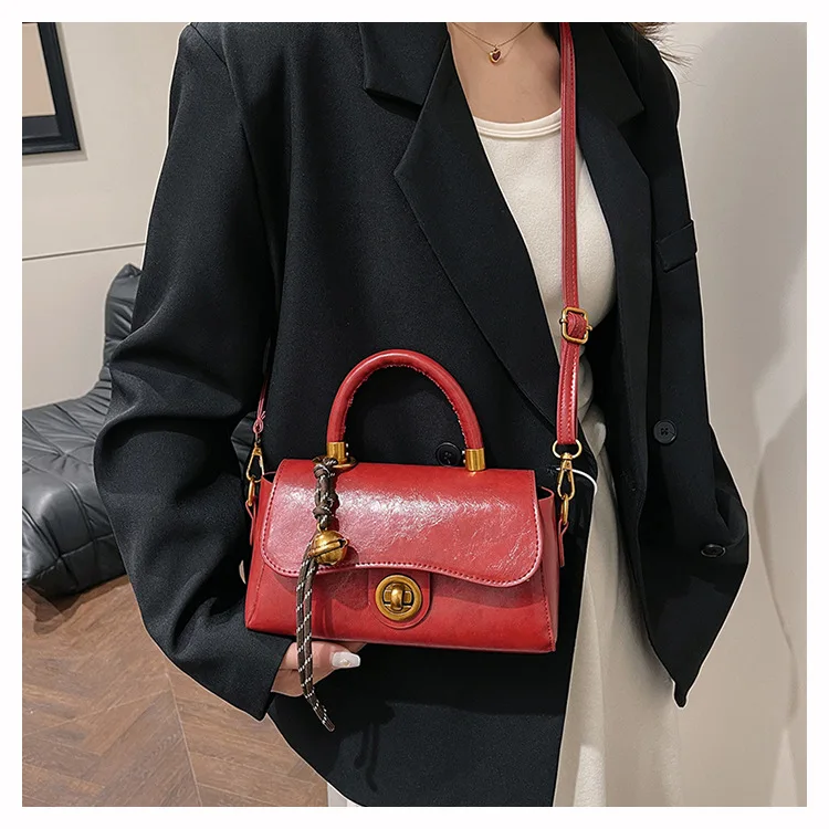 Women's pu leather retro flip bag relies solely on square versatile shoulder crossbody bag
Women's pu leather retro flip bag relies solely on square versatile shoulder crossbody bag