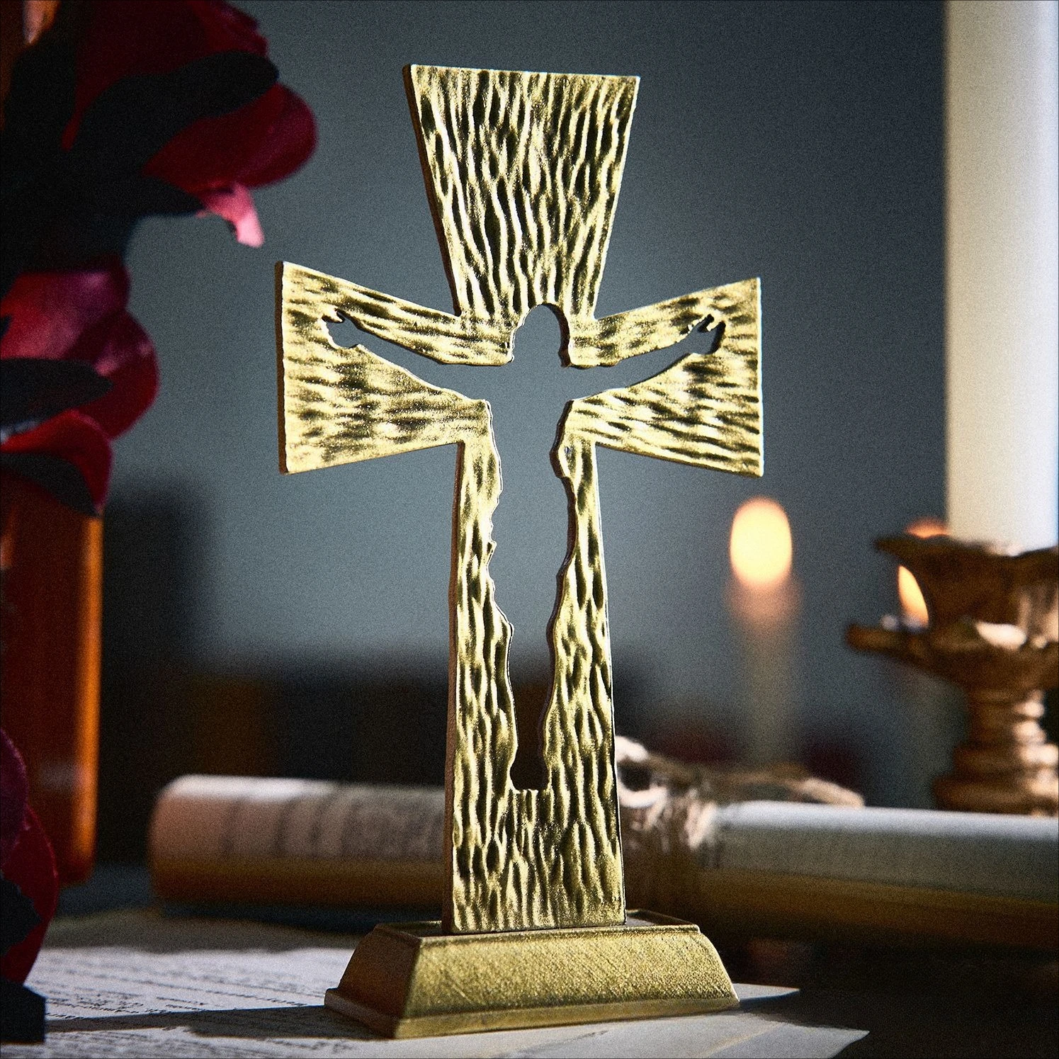 Metal dark DIY cross craft small baptism metal ornaments home dining table holy table decorations 
Metal dark DIY cross craft small baptism metal ornaments home dining table holy table decorations