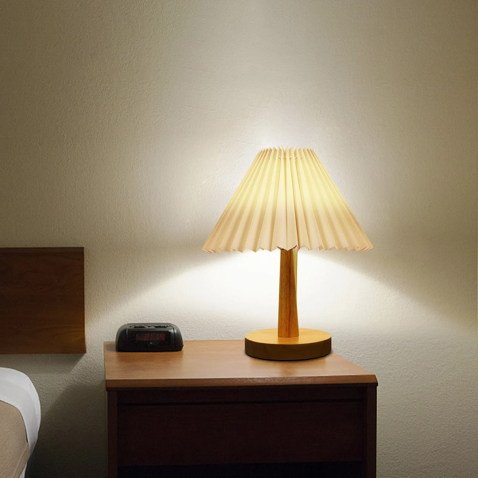 Набор из 1-го ретро-ночника с плиссированным абажуром для дома, прикроватный светильник с USB, декоративный маленький ночник для спальни, винтажный стиль
Набор из 1-го ретро-ночника с плиссированным абажуром для дома, прикроватный светильник с USB, декоративный маленький ночник для спальни, винтажный стиль