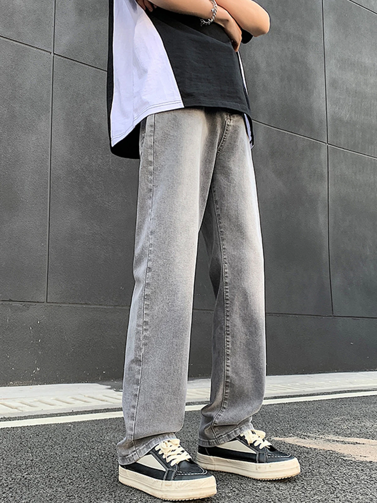 Smoky Grey Flared Jeans Men's Vintage Washed American Straight Loose Retro Casual Long Trousers Youth Trend Spring Autumn
Smoky Grey Flared Jeans Men's Vintage Washed American Straight Loose Retro Casual Long Trousers Youth Trend Spring Autumn