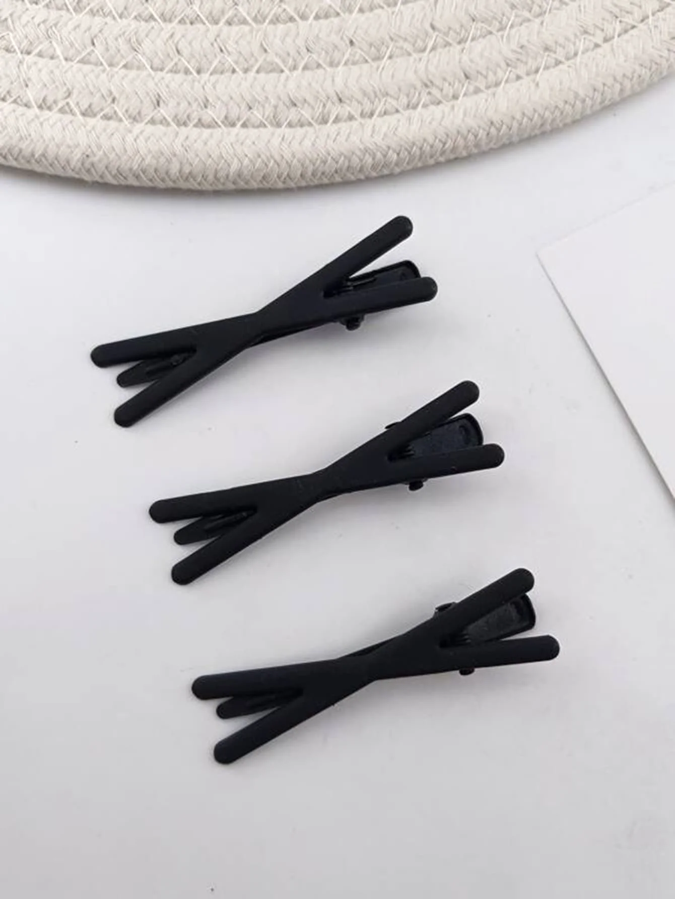3pcs Black X-Shaped Minimalist Alligator Hair Clips For Women Hair Accessories Barrettes Claw Clips
3pcs Black X-Shaped Minimalist Alligator Hair Clips For Women Hair Accessories Barrettes Claw Clips
