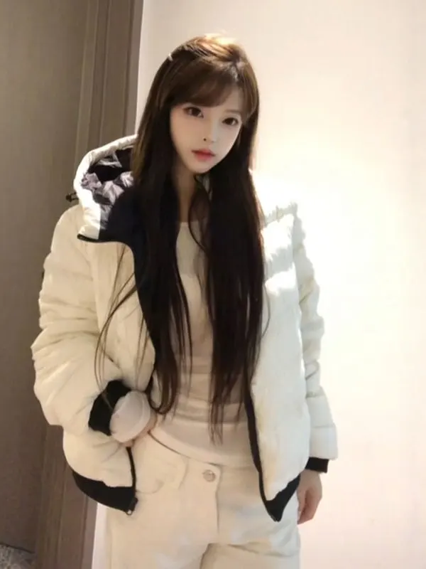 Korean Sle ort Cotton Jaet Faionable Cute Unique Outerwear Winter Season Zipper Closure Long Sve Hooded Coat
Korean Sle ort Cotton Jaet Faionable Cute Unique Outerwear Winter Season Zipper Closure Long Sve Hooded Coat