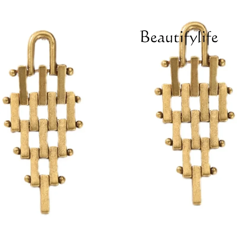 Retro earrings, cold wind, high-end earrings, women's niche earrings, temperament earrings
Retro earrings, cold wind, high-end earrings, women's niche earrings, temperament earrings