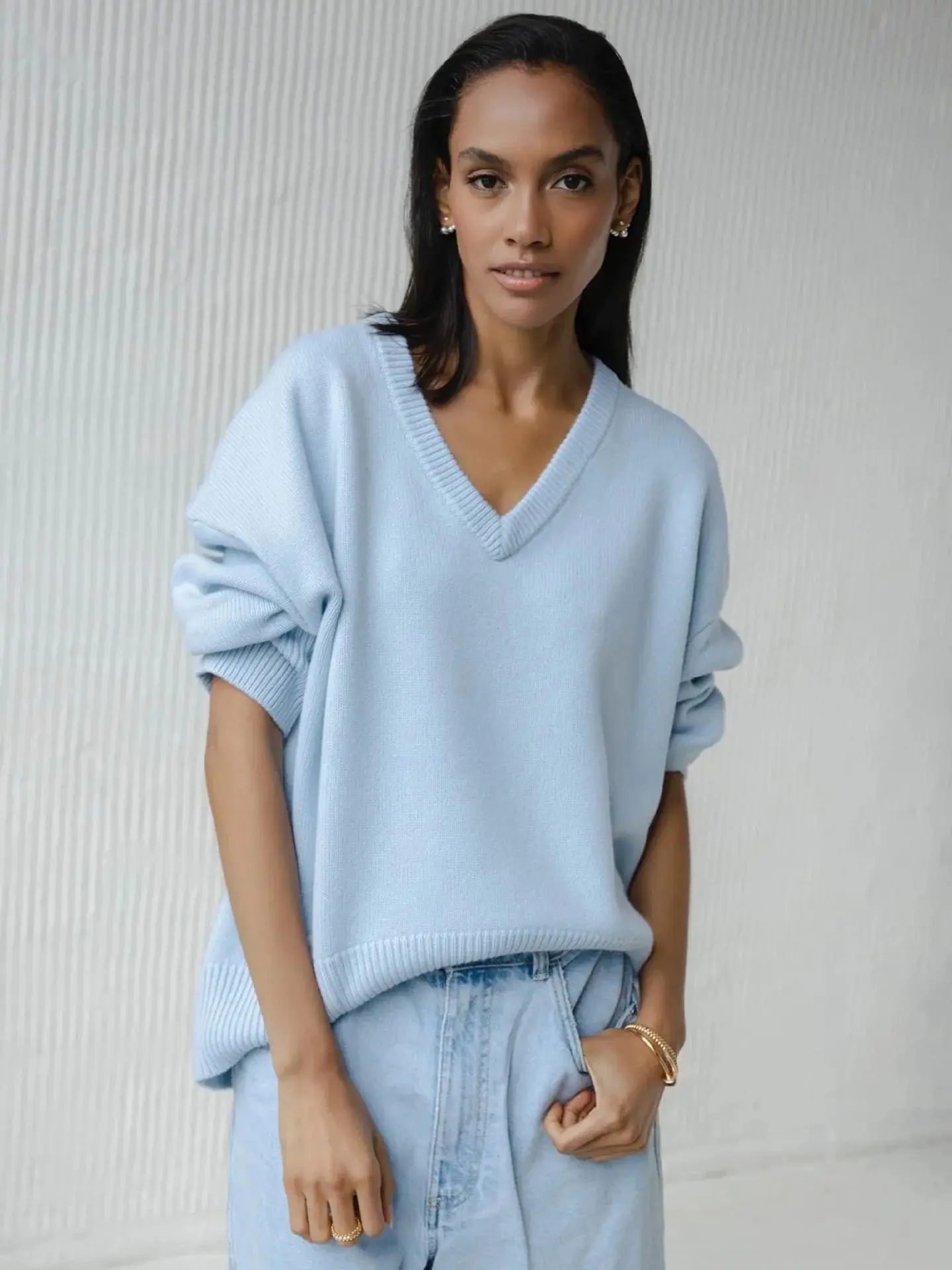Autumn solid color women's oversized sweater V-neck soft basic retro classic pullover sweater women's loose sweater
Autumn solid color women's oversized sweater V-neck soft basic retro classic pullover sweater women's loose sweater