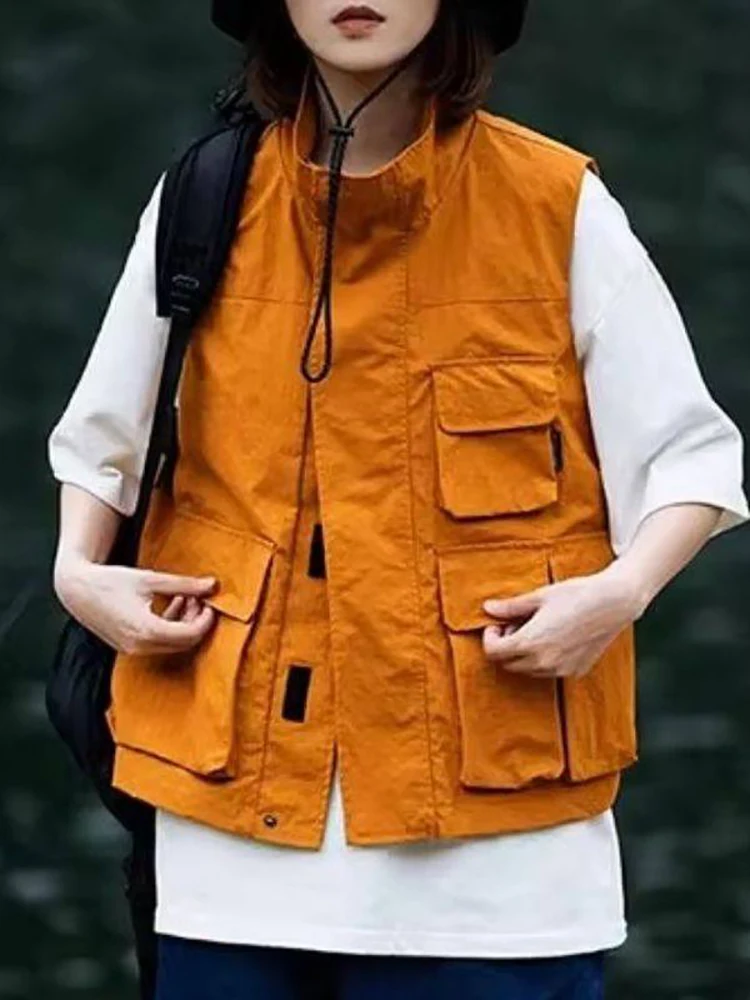Japanese Retro Outdoor Vest with Men's and Women's Large Pockets Breathable Spring and Summer Vest
Japanese Retro Outdoor Vest with Men's and Women's Large Pockets Breathable Spring and Summer Vest